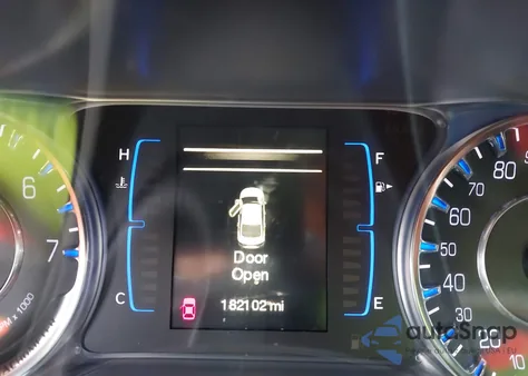 2015 Chrysler 200 Limited из США, поврежденный, VIN 1C3CCCAB9FN708141